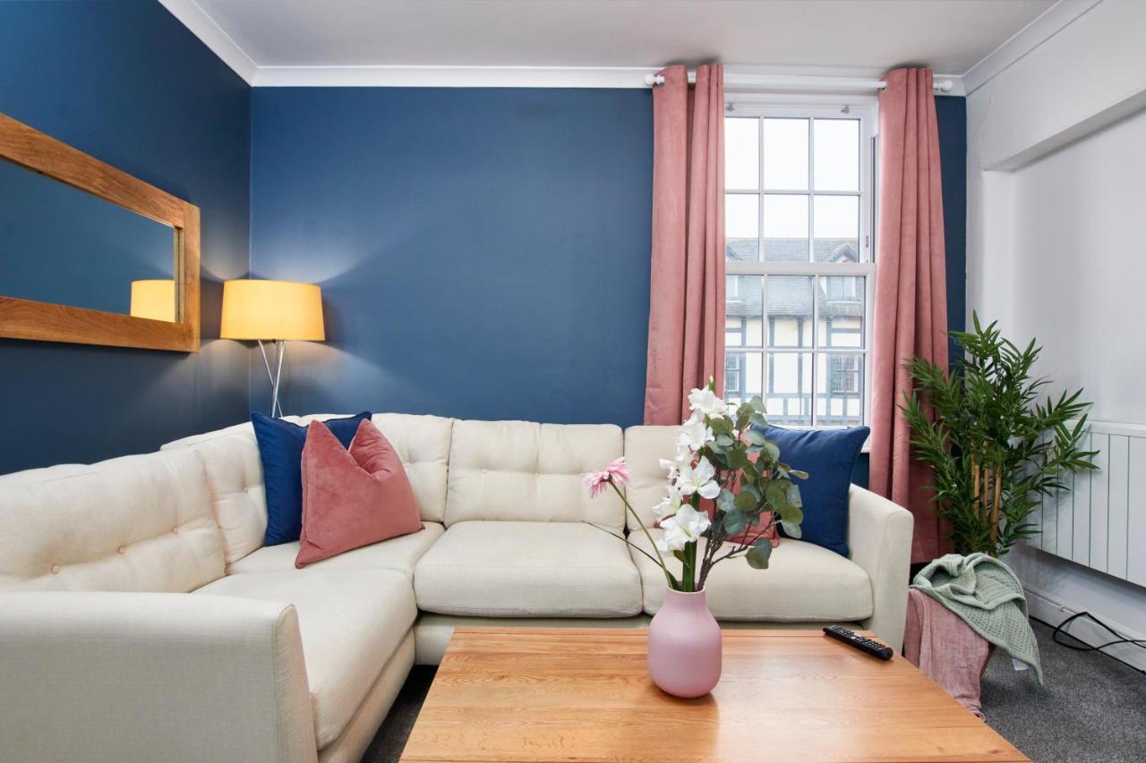 Stunning Two Bedroom Apartment By Purestay Short Lets & Serviced Accommodation Warwickshire With Parking Stratford-upon-Avon Exterior photo